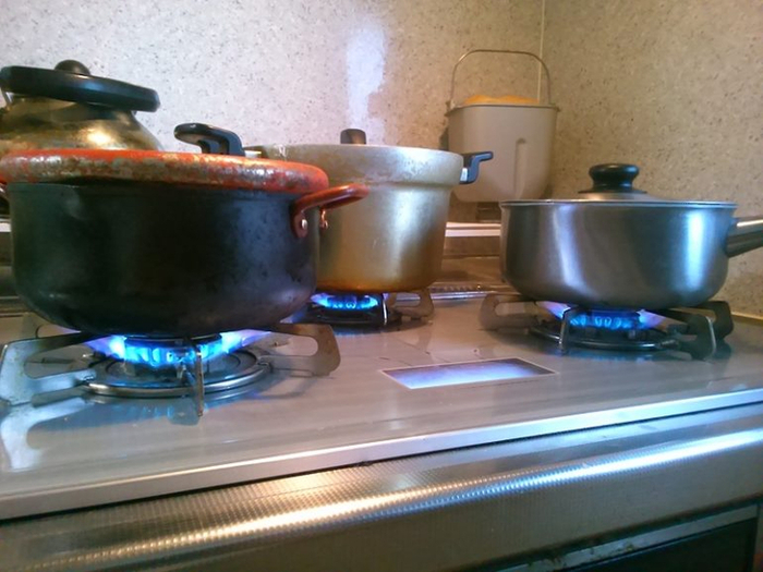 最近のガスコンロは安全・便利機能も充実。ガス火での自動炊飯は便利。