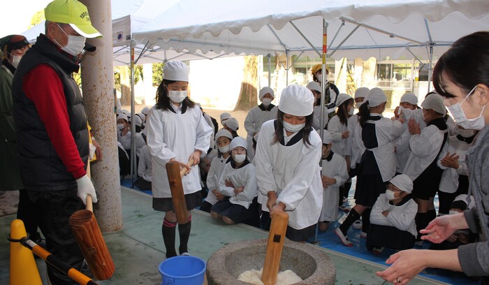 平井小学校３年生の子どもたち