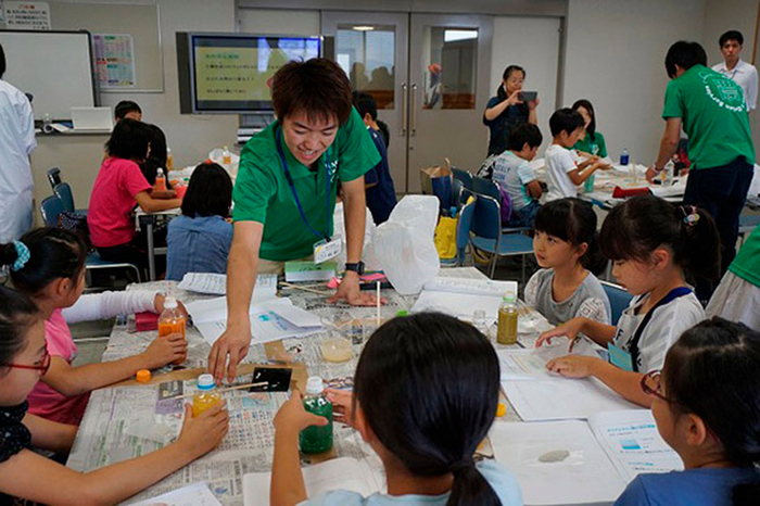 小学生対象、科学実験教室