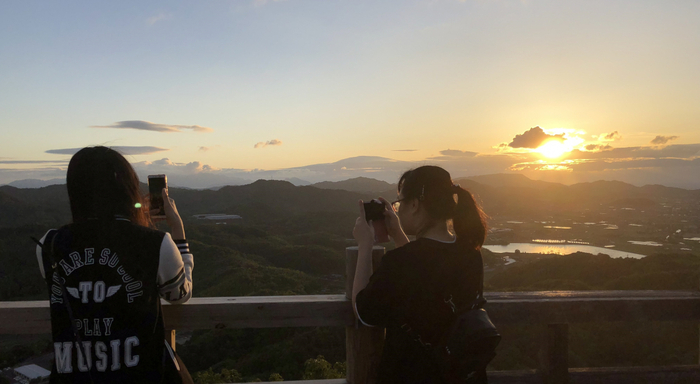 白山の頂上で日の出