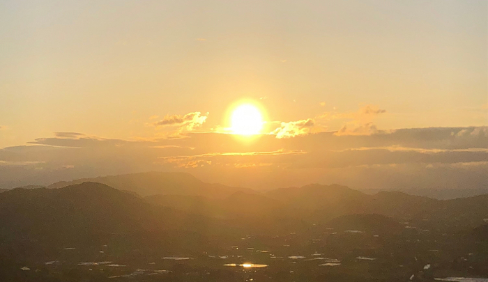 白山の山頂から太陽